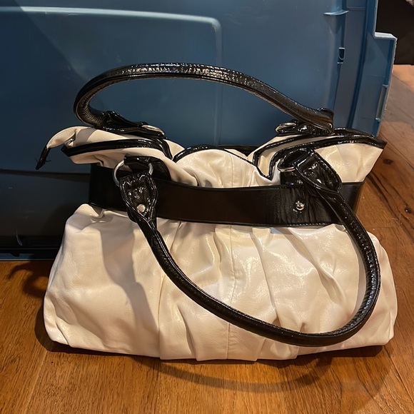 Purse - Picture 2 of 4